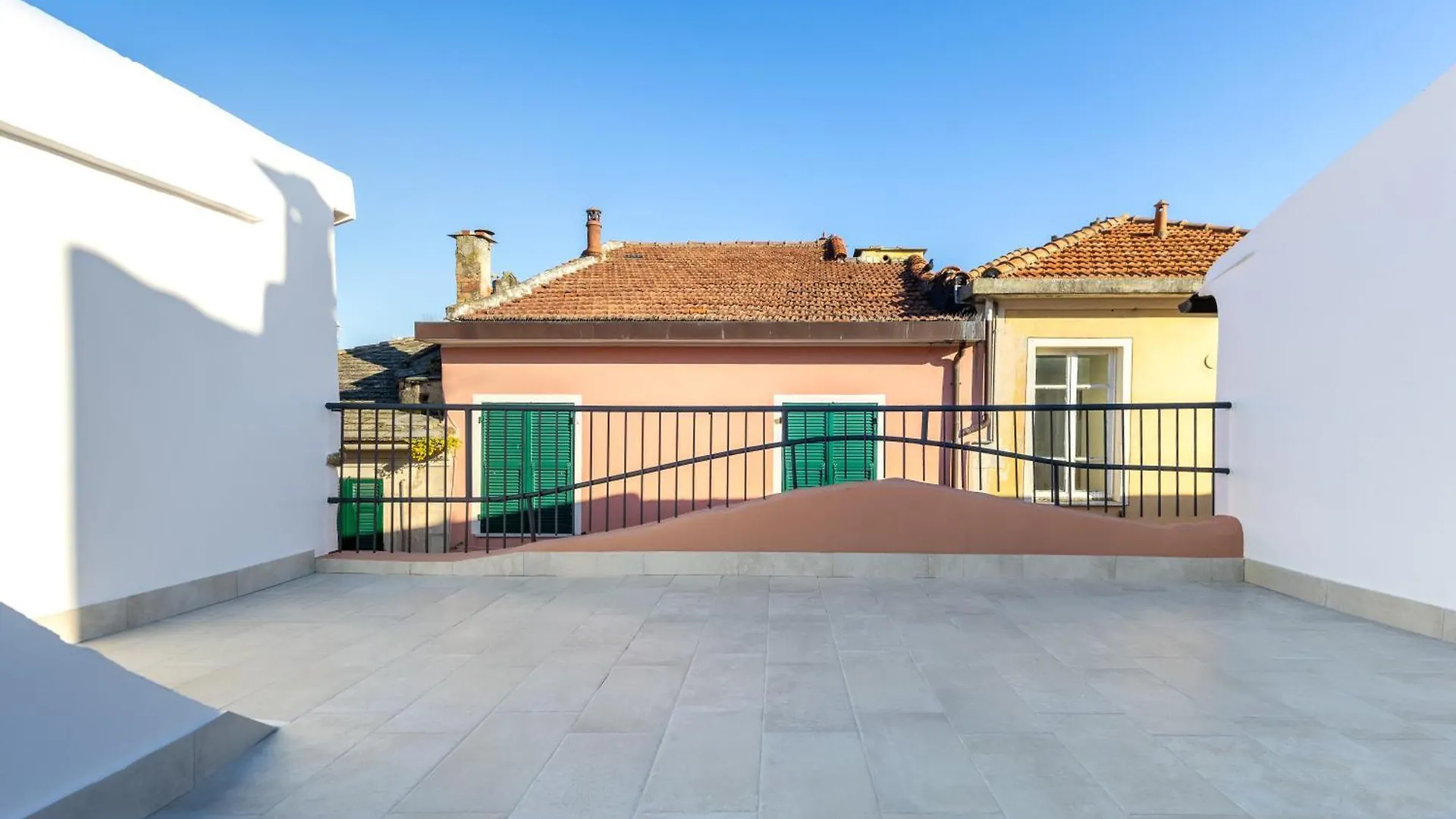 Hostdomus - Azure Loft Free Garage Apartment Loano