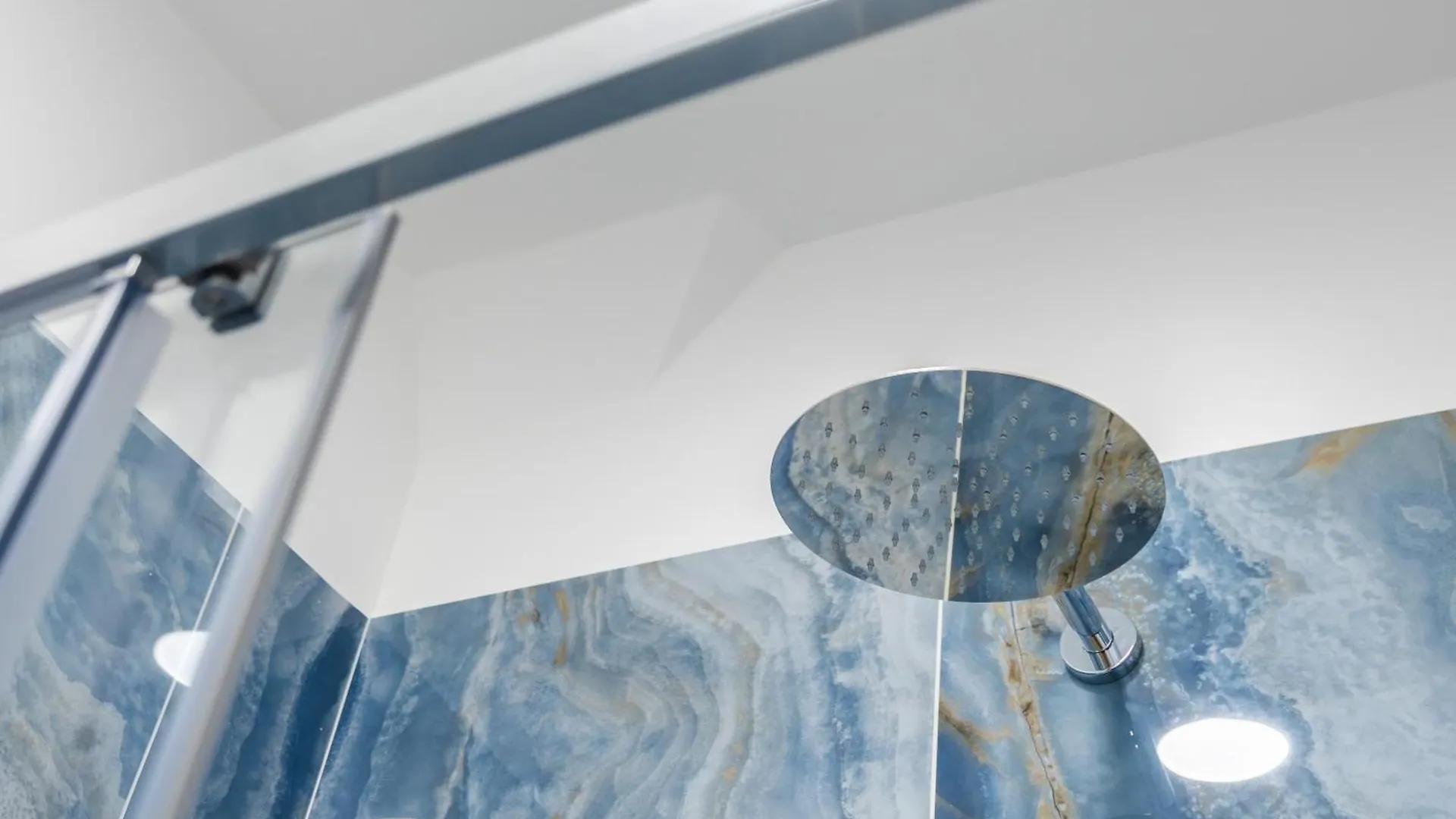 Hostdomus - Azure Loft Free Garage Apartment Loano Italy