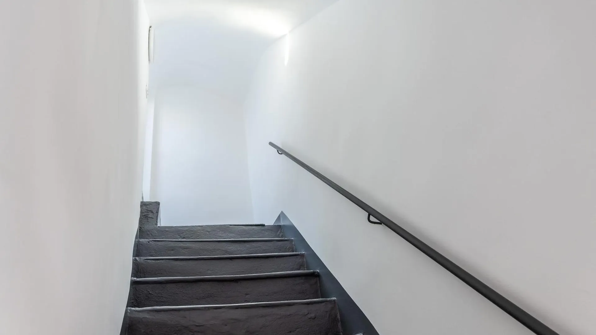 Hostdomus - Azure Loft Free Garage Apartment Loano