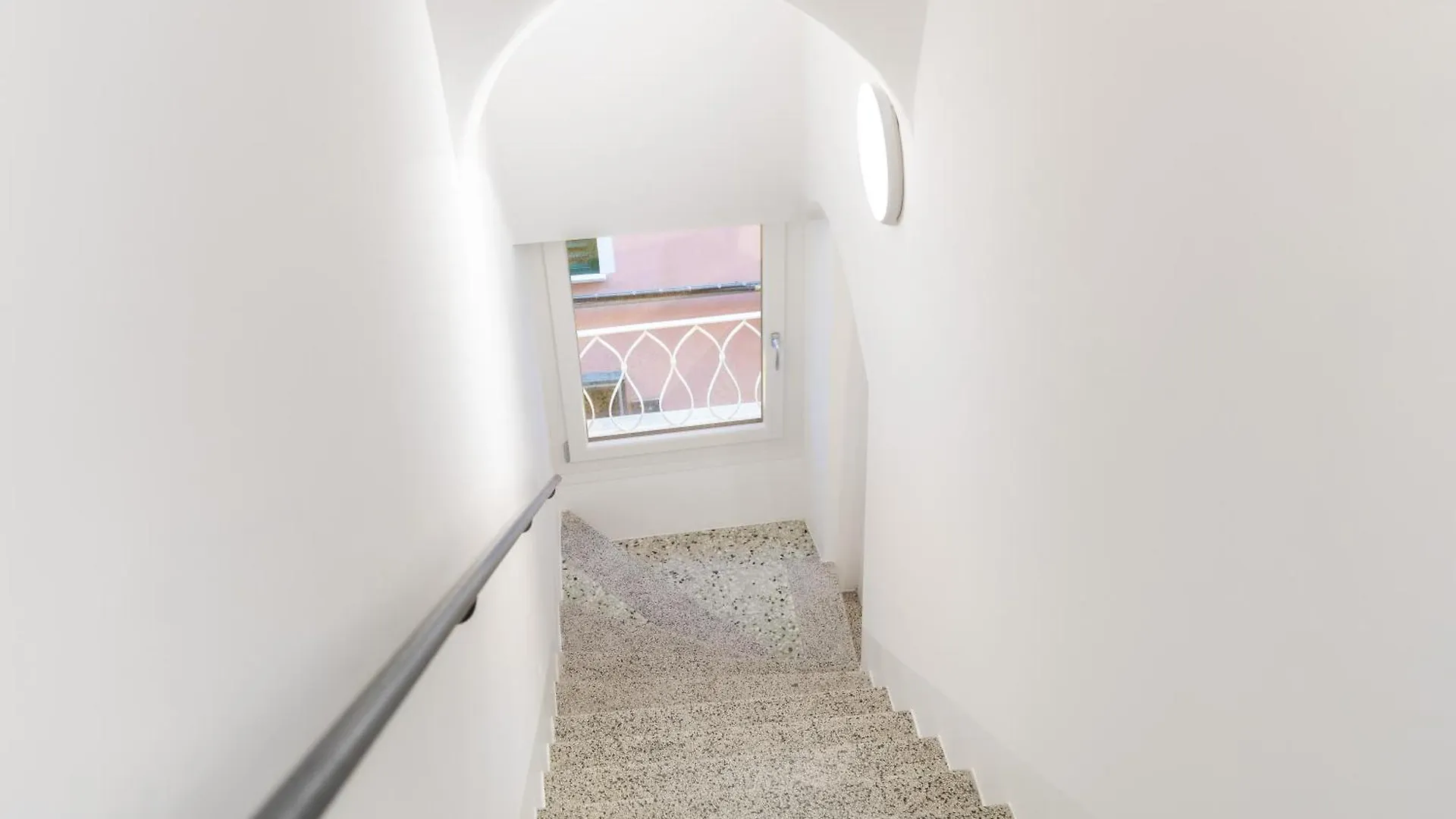 Hostdomus - Azure Loft Free Garage Apartment Loano