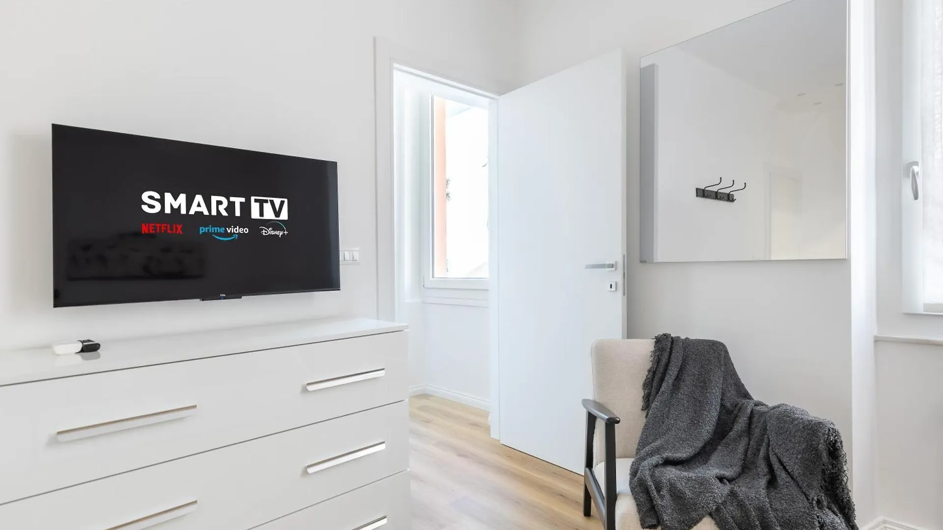 Hostdomus - Azure Loft Free Garage Apartment Loano Italy