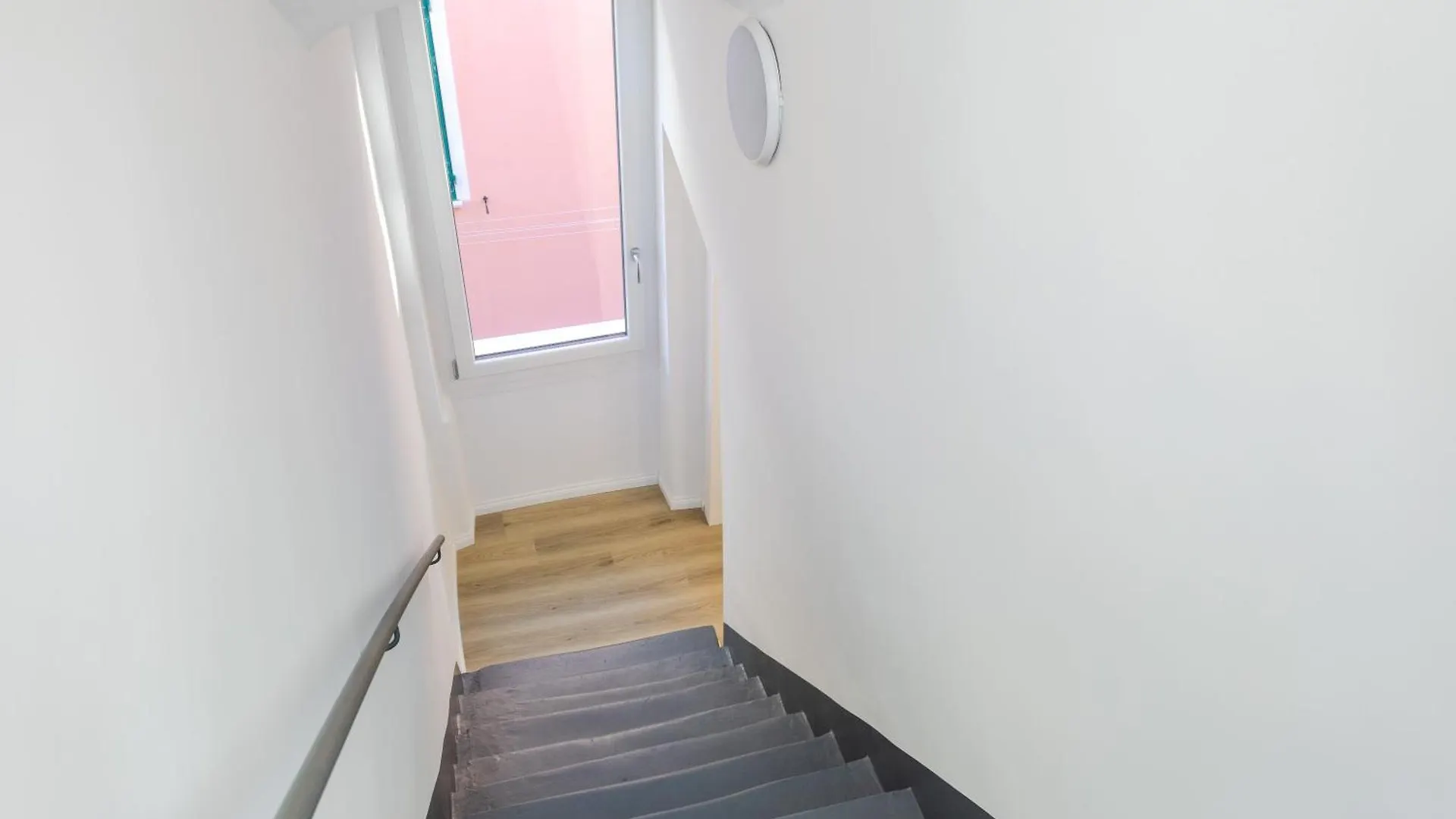 Hostdomus - Azure Loft Free Garage Apartment Loano