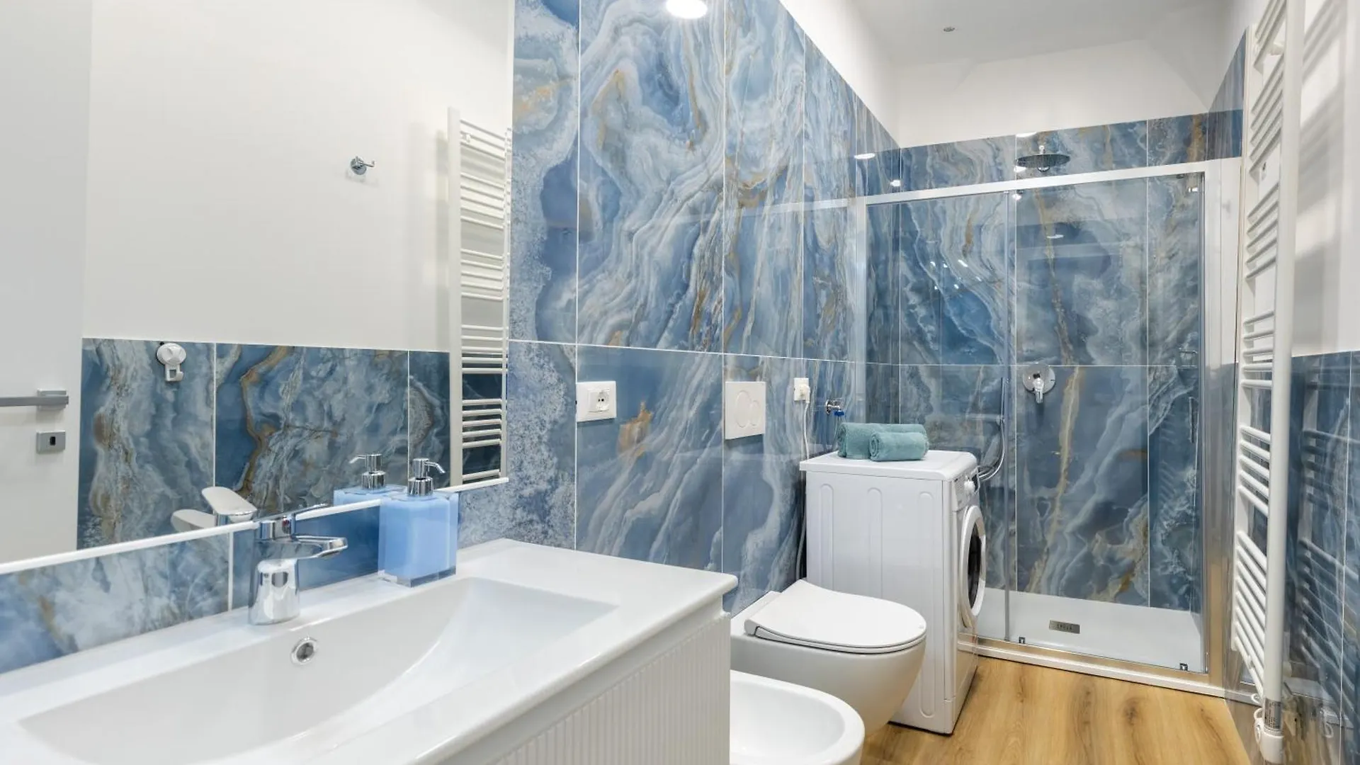 Hostdomus - Azure Loft Free Garage Apartment Loano