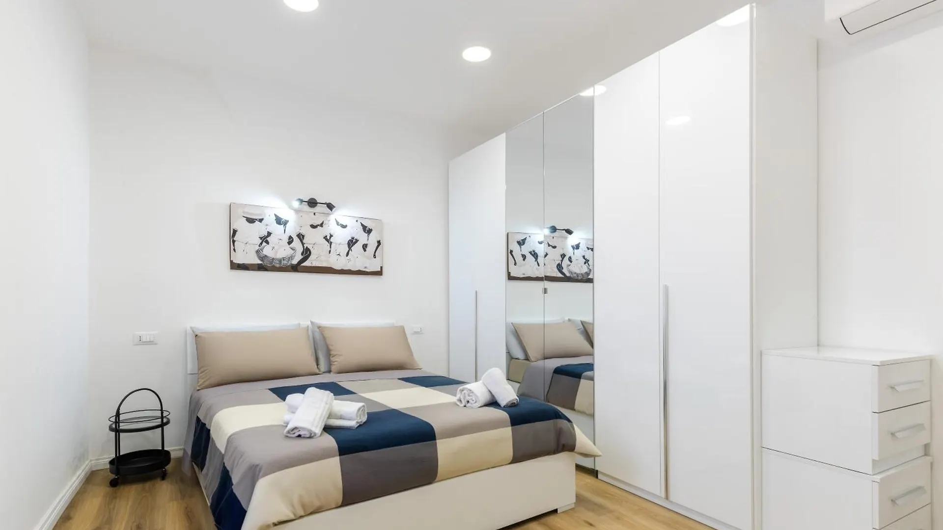 Hostdomus - Azure Loft Free Garage Apartment Loano Italy