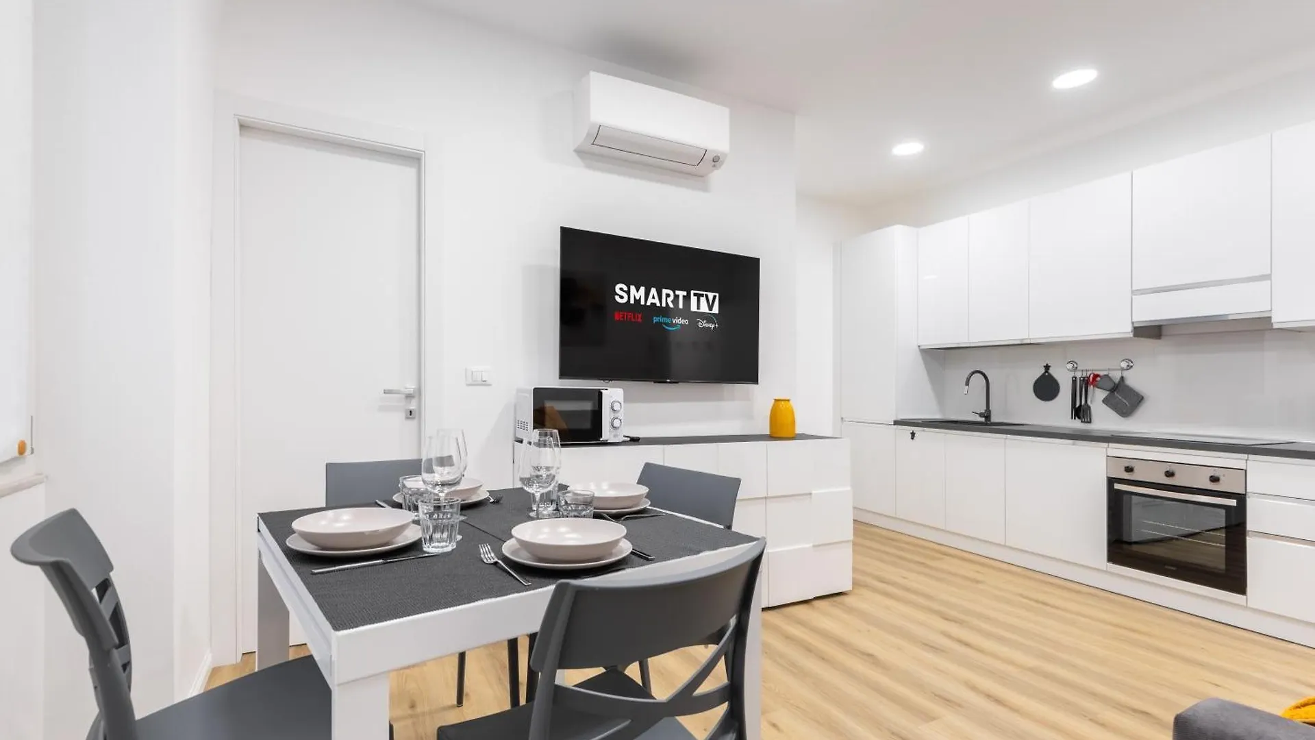 Hostdomus - Azure Loft Free Garage Apartment Loano Italy