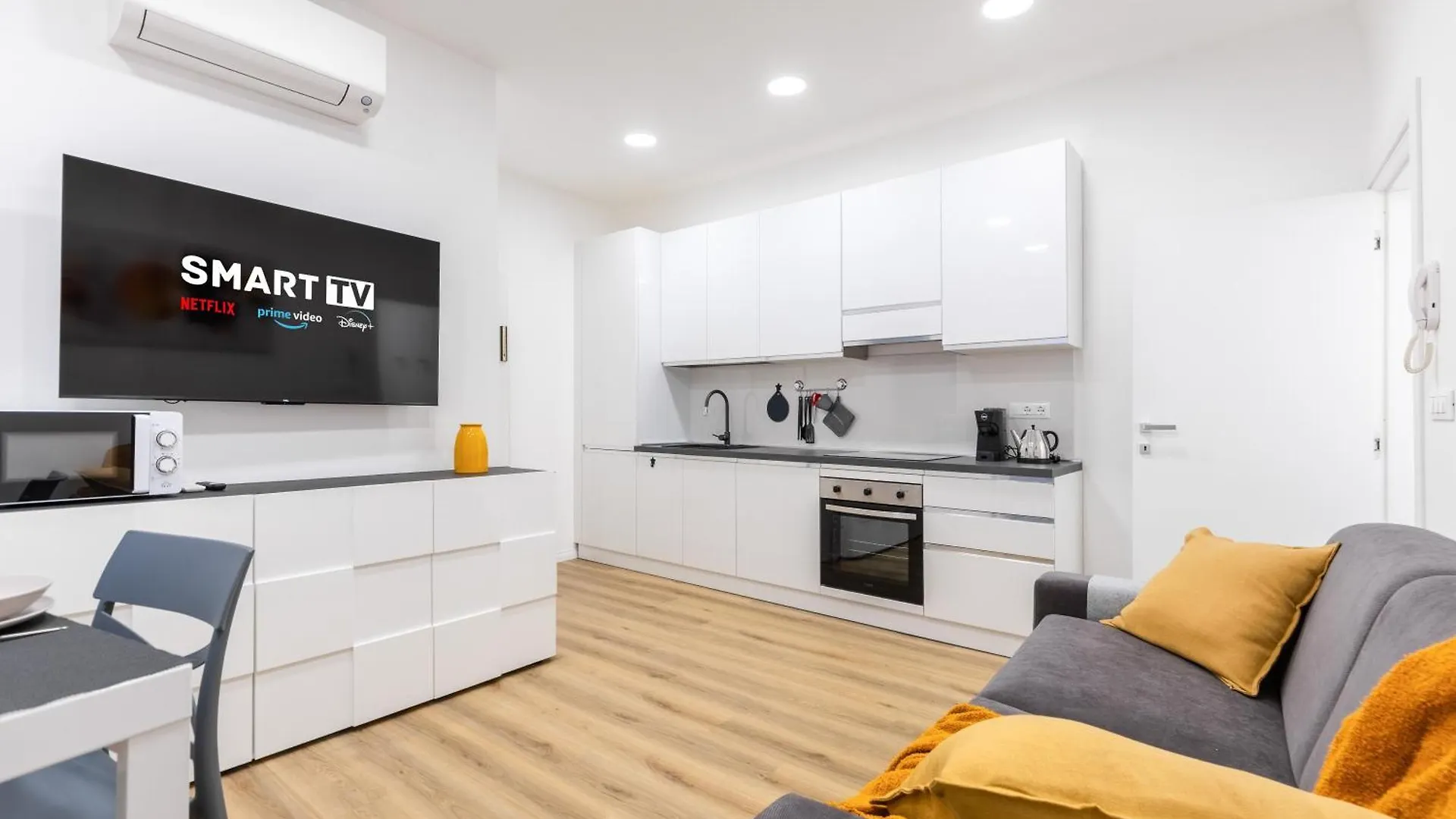 Hostdomus - Azure Loft Free Garage Apartment Loano Italy